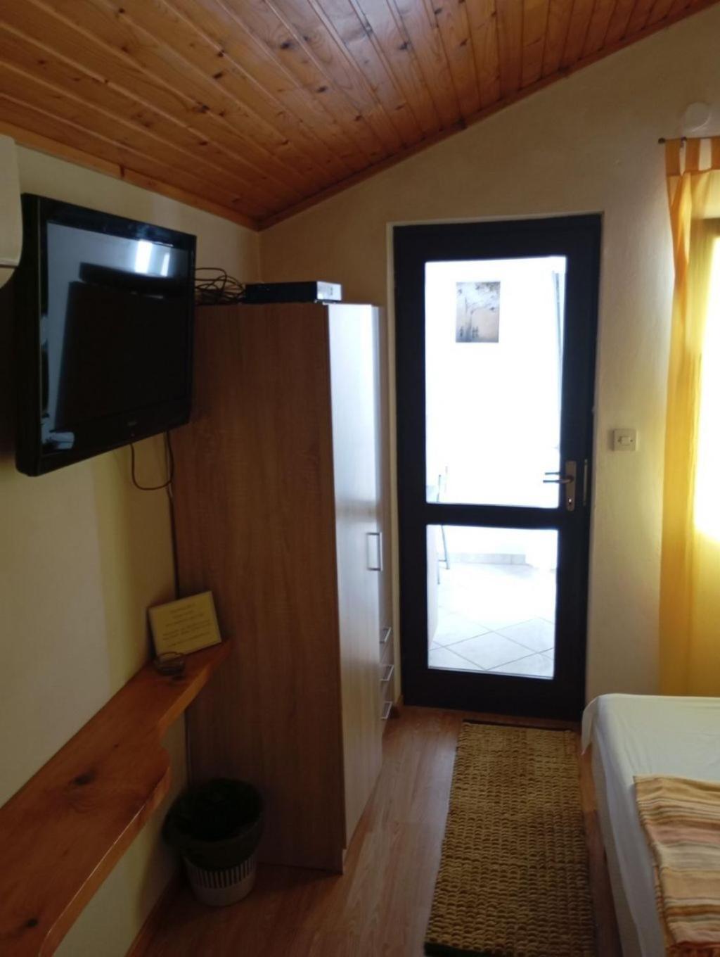 Apartments Ivo - 20M From The Sea Račišće Exterior foto